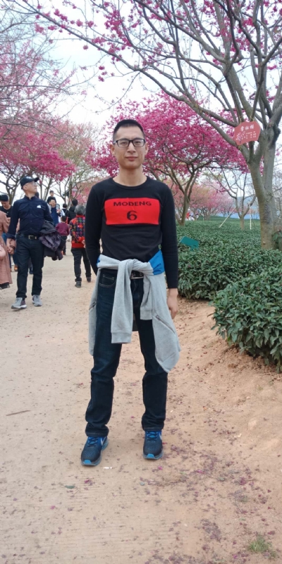 小梁的第二张照片--永泰婚介网