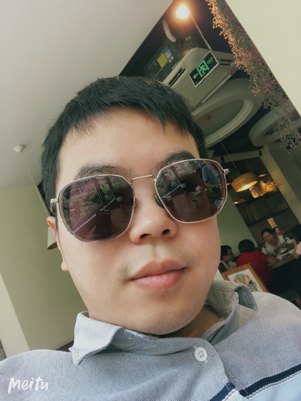 月台等路人的第一张照片--永泰婚介网