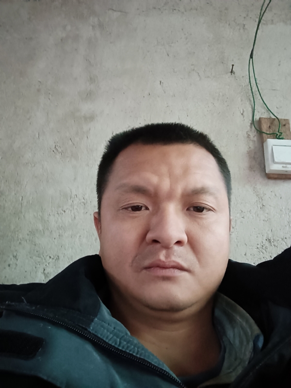 兰成龙的第二张照片--永泰婚介网